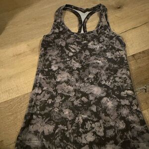 lululemon athletica Black and Gray Floral Tank Top, size 6